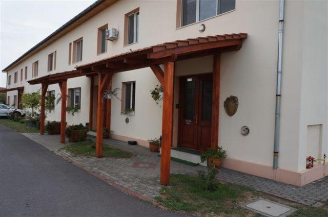 Vila Zoppas Inn Sînnicolau Mare Eksteriør billede
